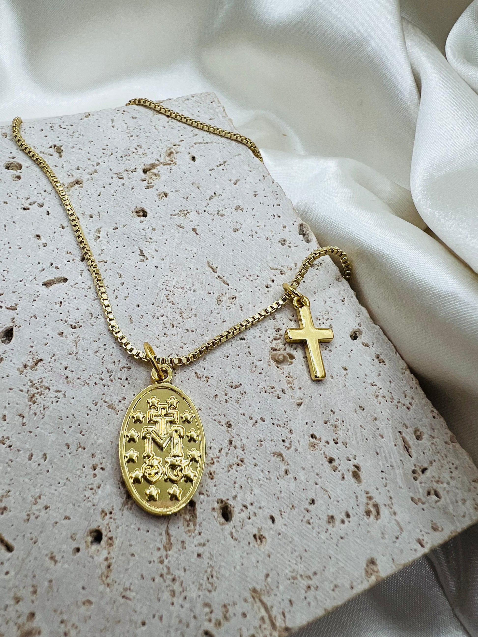 Miraculous Mary necklace with cross