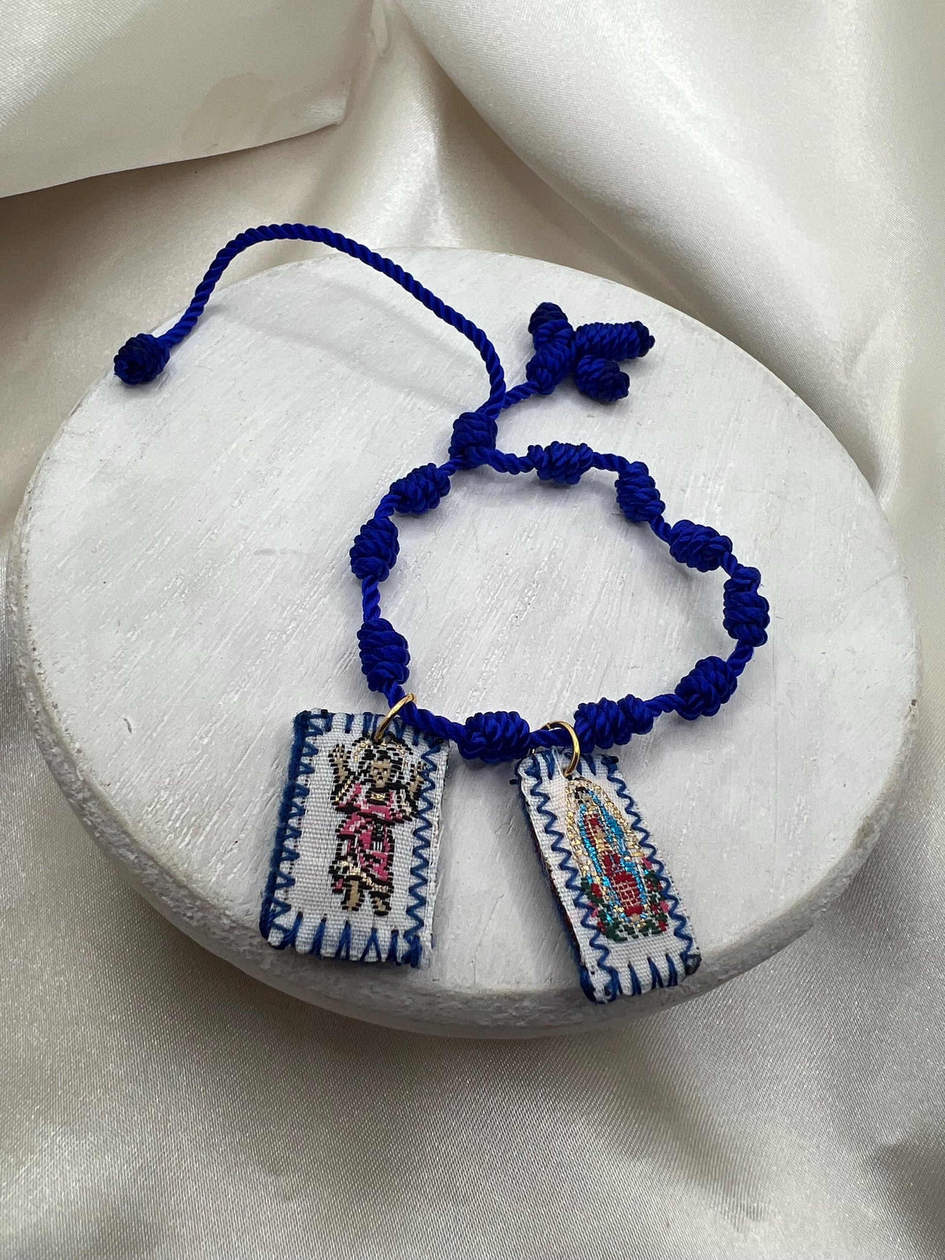 Divine Child Blue Scapular/Divino Niño azul Escapulario/7 knot strings