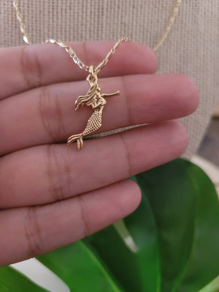Mermaid pendant necklace