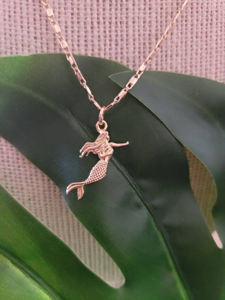 Mermaid pendant necklace