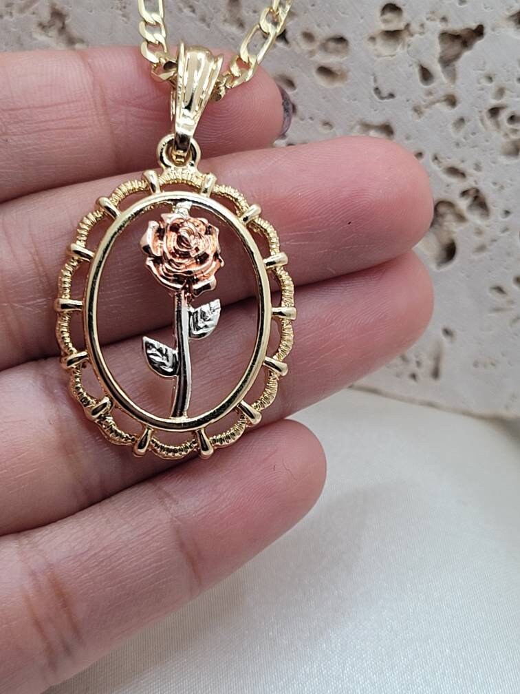 Rose Frame pendant necklace
