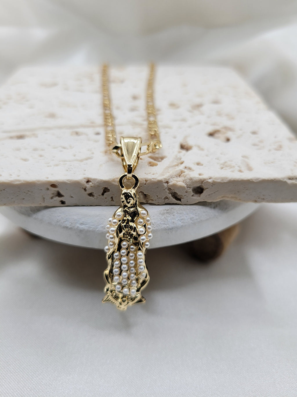 Guadalupe Pearl Purity necklace