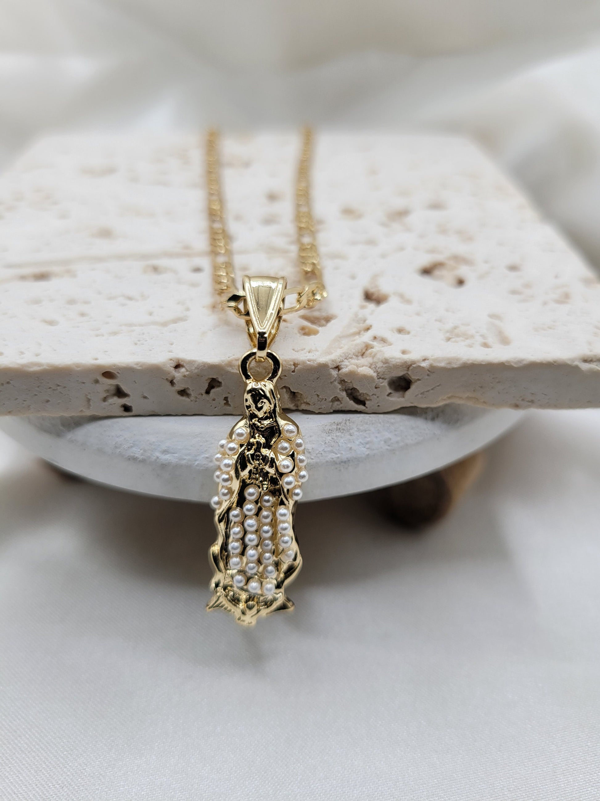 Guadalupe Pearl Purity necklace